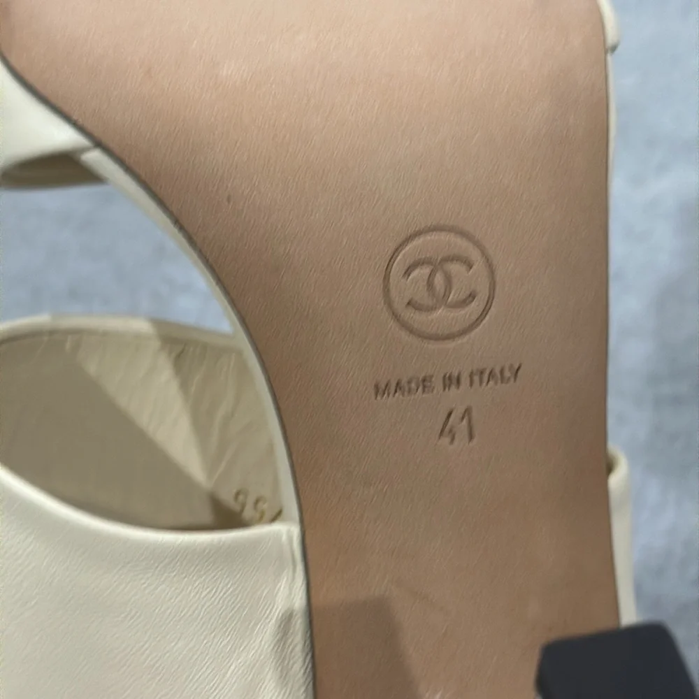 Chanel Cream Leather Pearl Embellished Heels Slide Sandals Size 41 - Picture 7 of 9